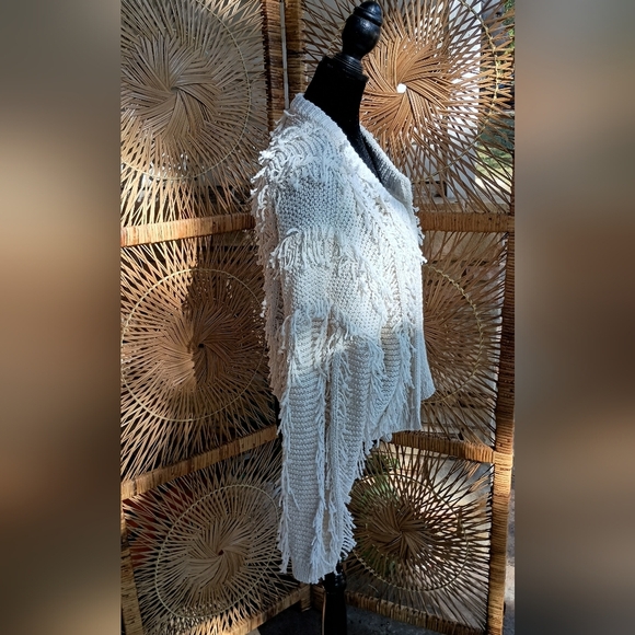 Generation K Fringed Cream Sweater_XL - Picture 3 of 5